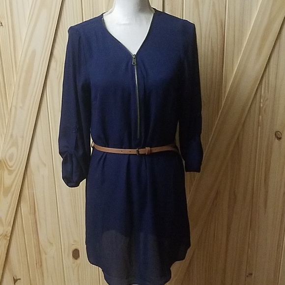 Dresses & Skirts - NWT blue dress with belt